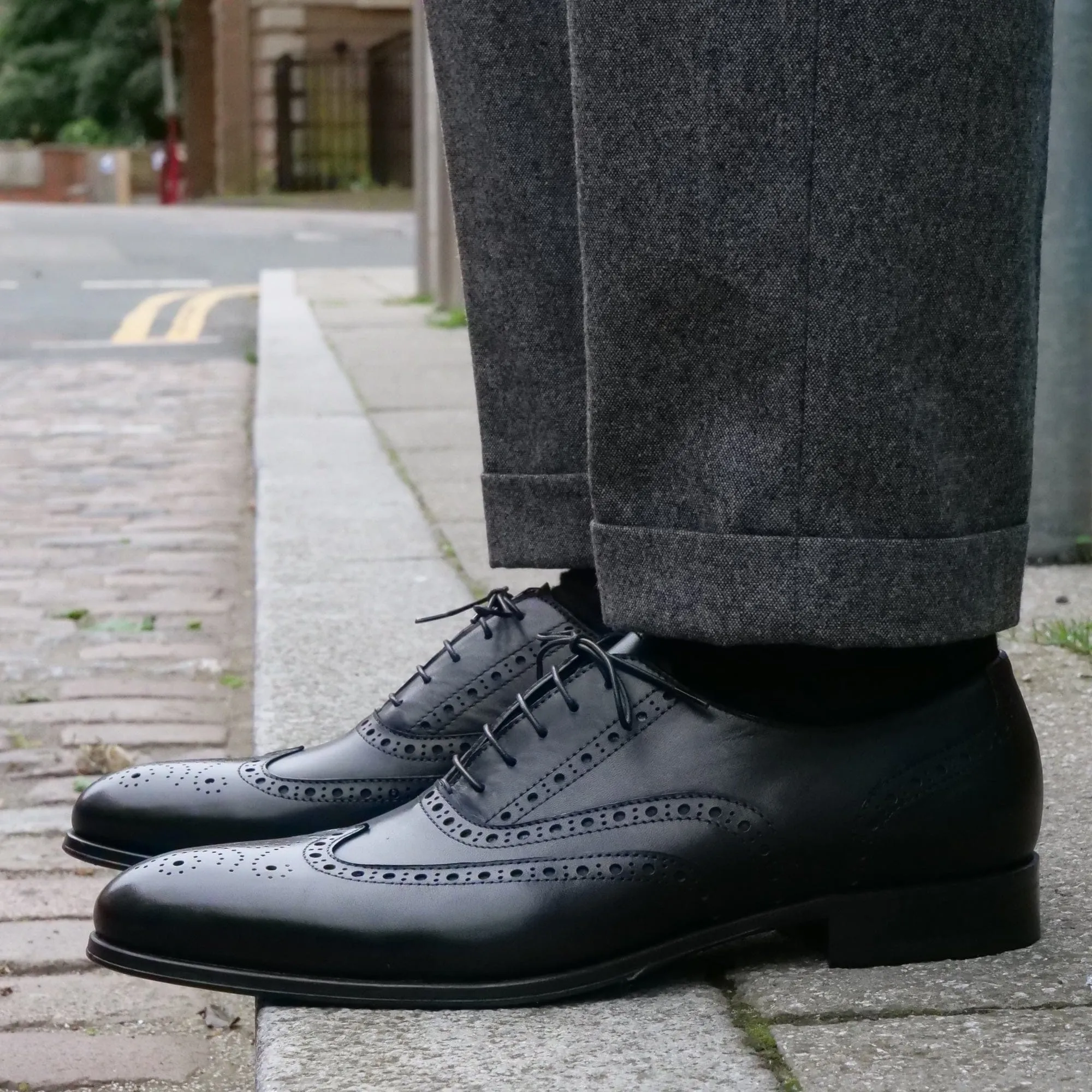 Cambridge Wingtip Oxford Brogue Black