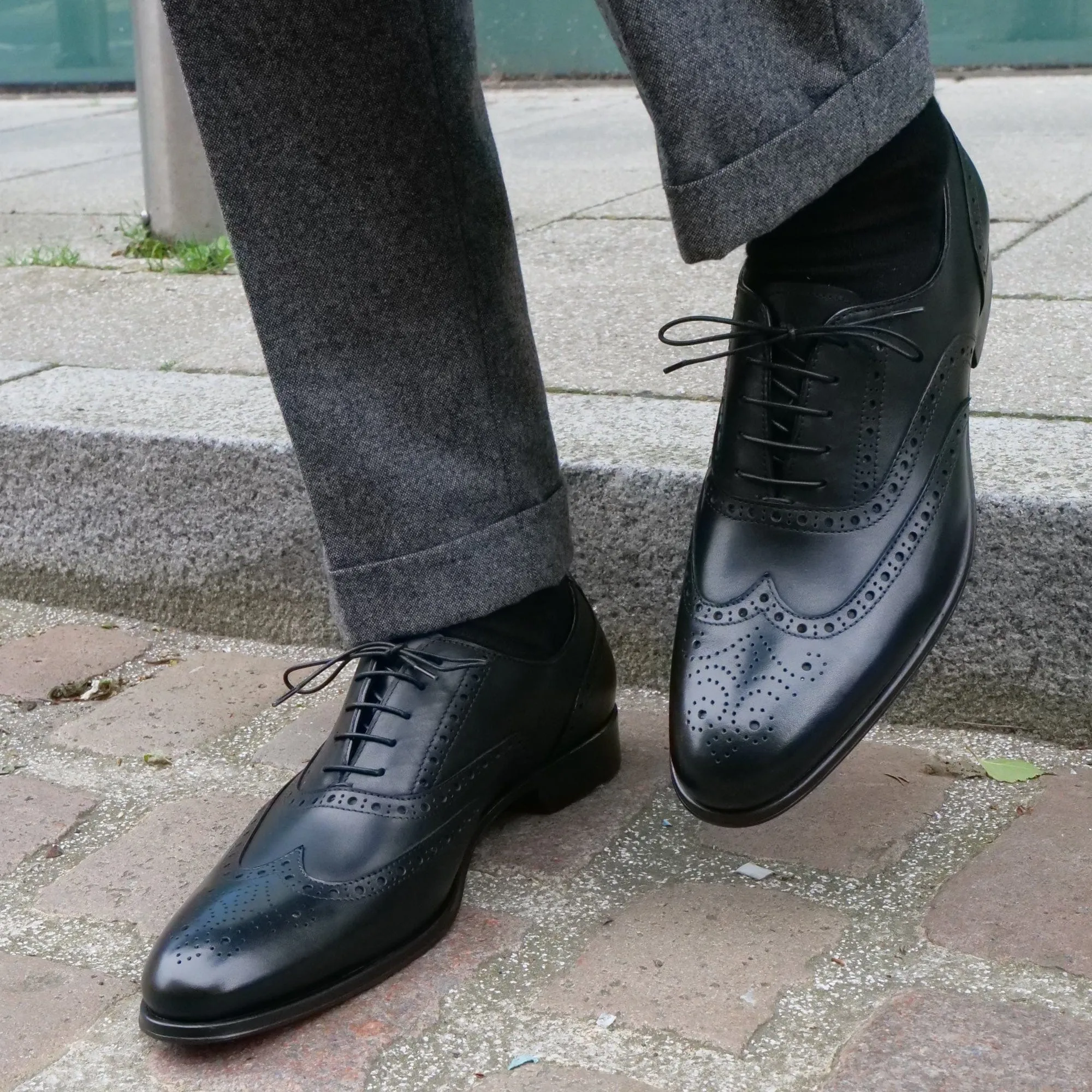 Cambridge Wingtip Oxford Brogue Black