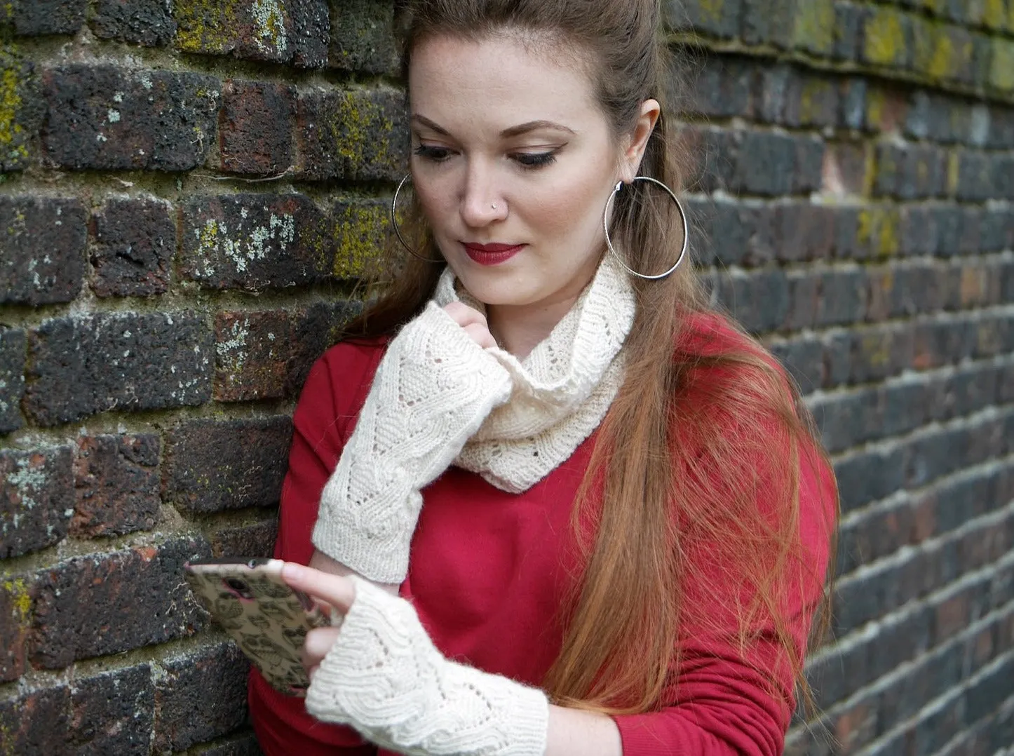 Curling Neckwarmer and Mitts <br/><small>knitting pattern</small>