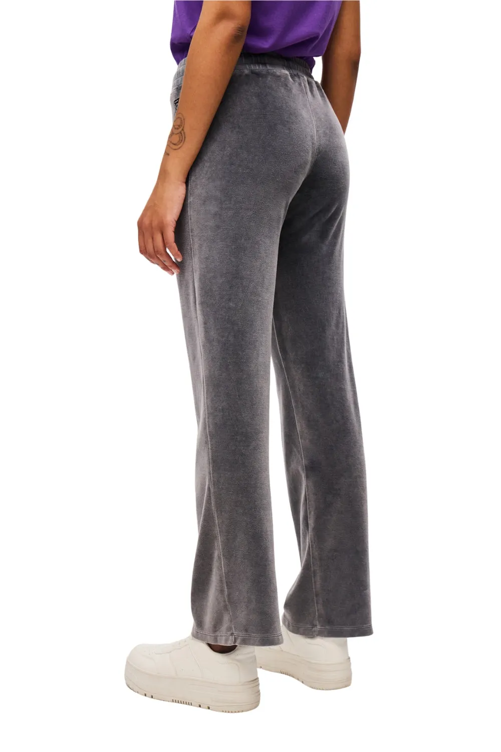 SLIM FIT VELVET SWEATPANTS